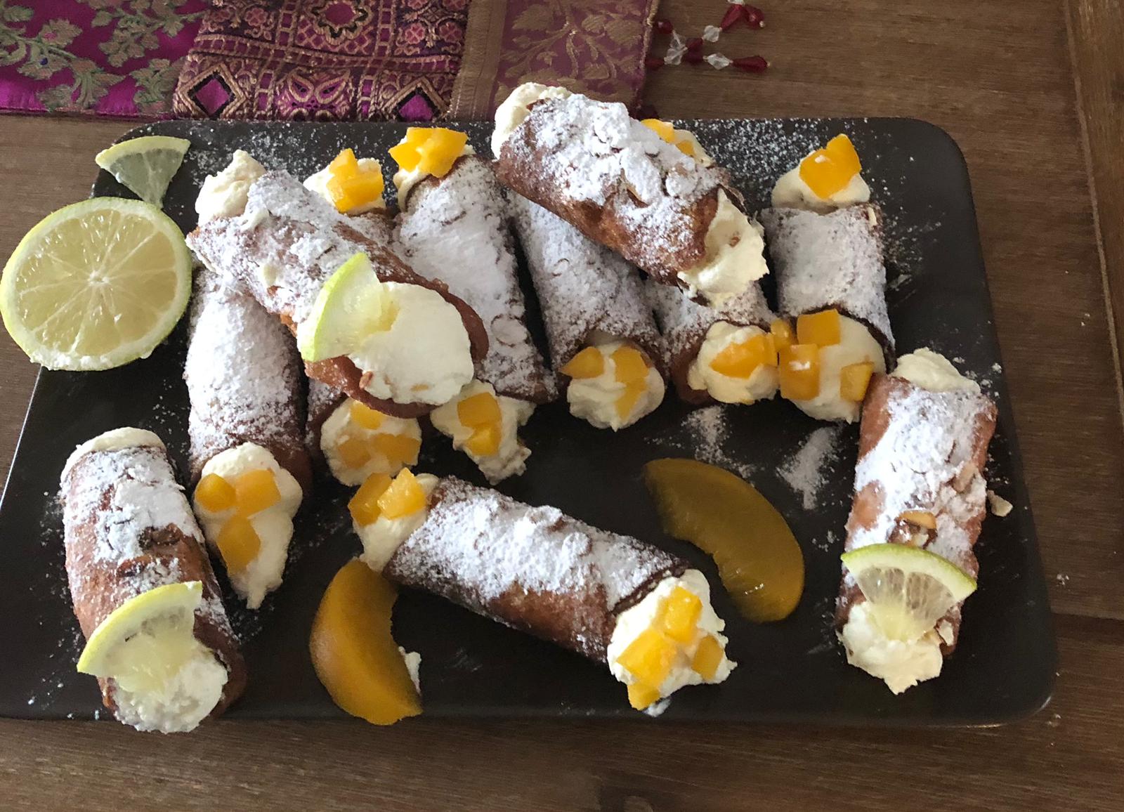 Sizilien auf der Zunge: Gefüllte Cannoli - Sehnsuchtsbäcker